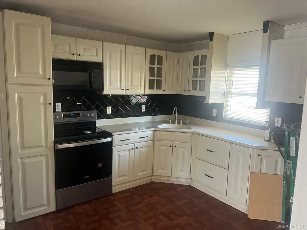 68 Universe Drive Levittown NY 11756