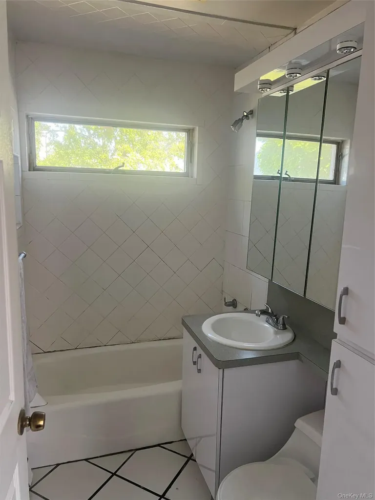 68 Universe Drive Levittown NY 11756