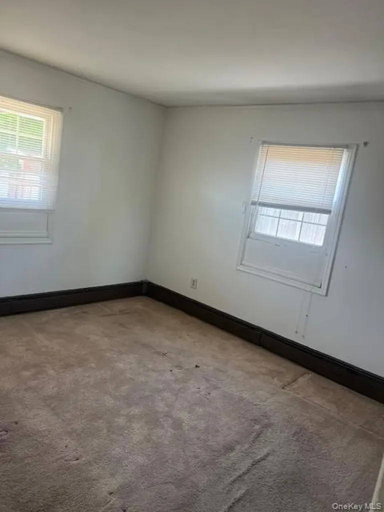 68 Universe Drive Levittown NY 11756