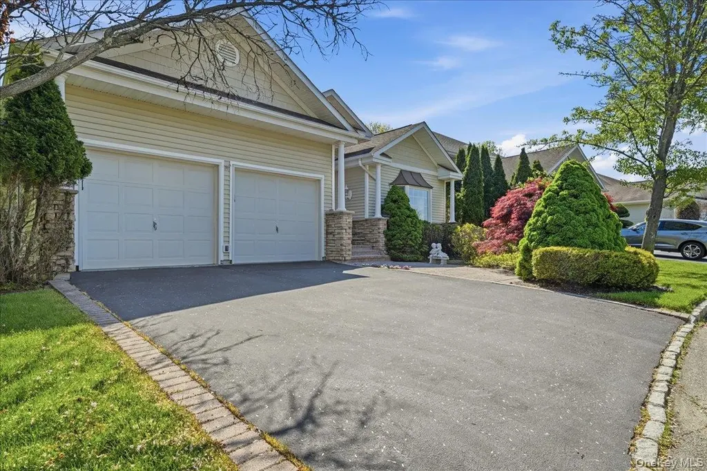 65 Redan Drive Smithtown NY 11787