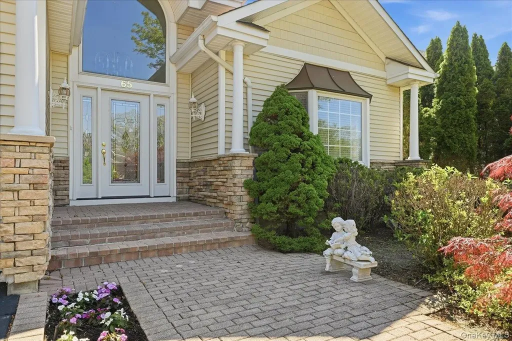 65 Redan Drive Smithtown NY 11787