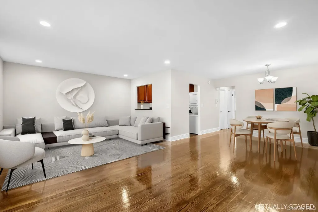 757 Chestnut Street Cedarhurst NY 11516