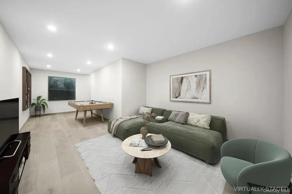 757 Chestnut Street Cedarhurst NY 11516