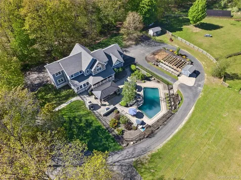 2 White Horse Road Middletown NY 10940