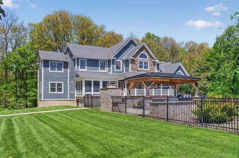 2 White Horse Road Middletown NY 10940