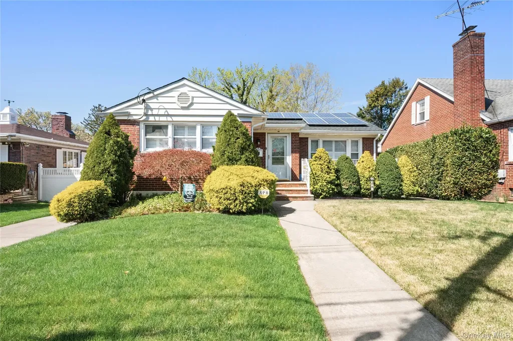 18 Devon Place Staten Island NY 10301