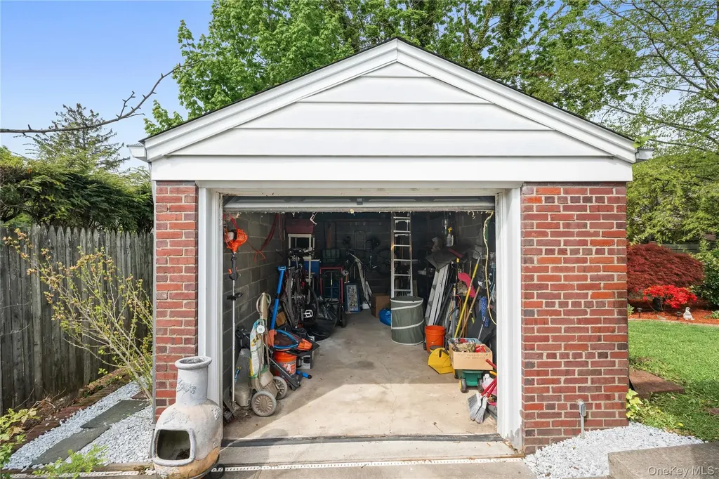 18 Devon Place Staten Island NY 10301