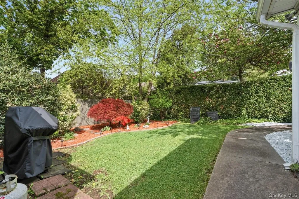 18 Devon Place Staten Island NY 10301