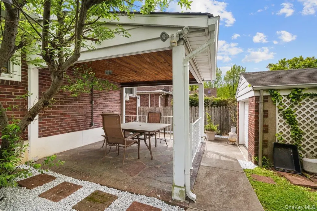 18 Devon Place Staten Island NY 10301