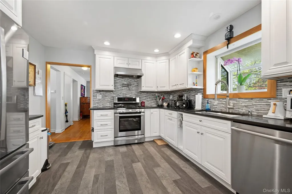 18 Devon Place Staten Island NY 10301
