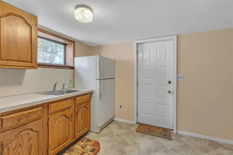 472 Bohemia Parkway Sayville NY 11782