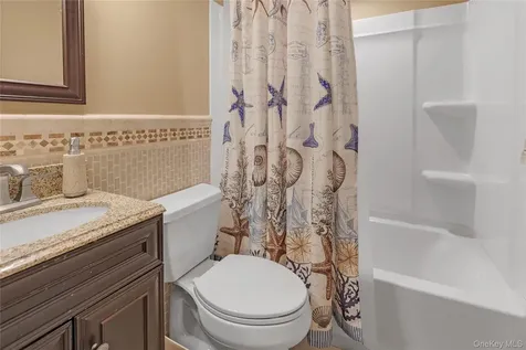 472 Bohemia Parkway Sayville NY 11782