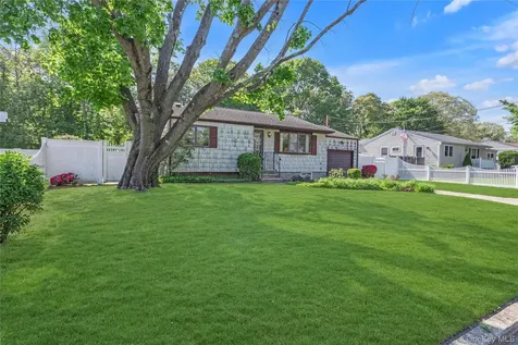 472 Bohemia Parkway Sayville NY 11782
