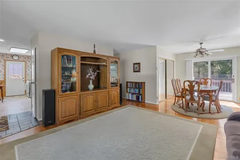 472 Bohemia Parkway Sayville NY 11782