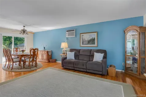 472 Bohemia Parkway Sayville NY 11782