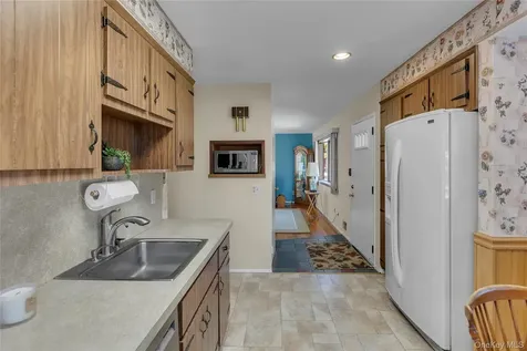 472 Bohemia Parkway Sayville NY 11782