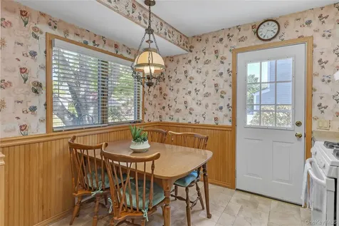 472 Bohemia Parkway Sayville NY 11782