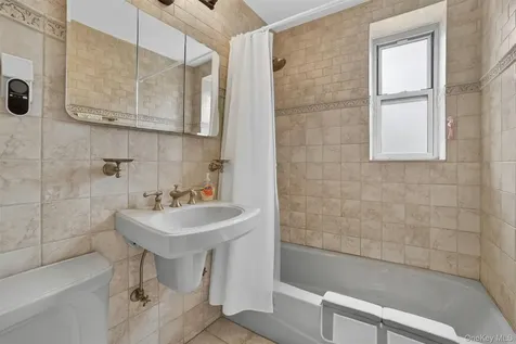 636 N Terrace Avenue Mount Vernon NY 10552