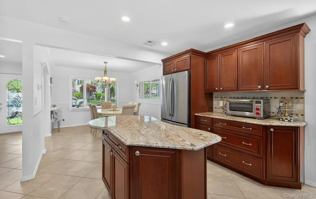 10 Wentworth Drive Dix Hills NY 11746