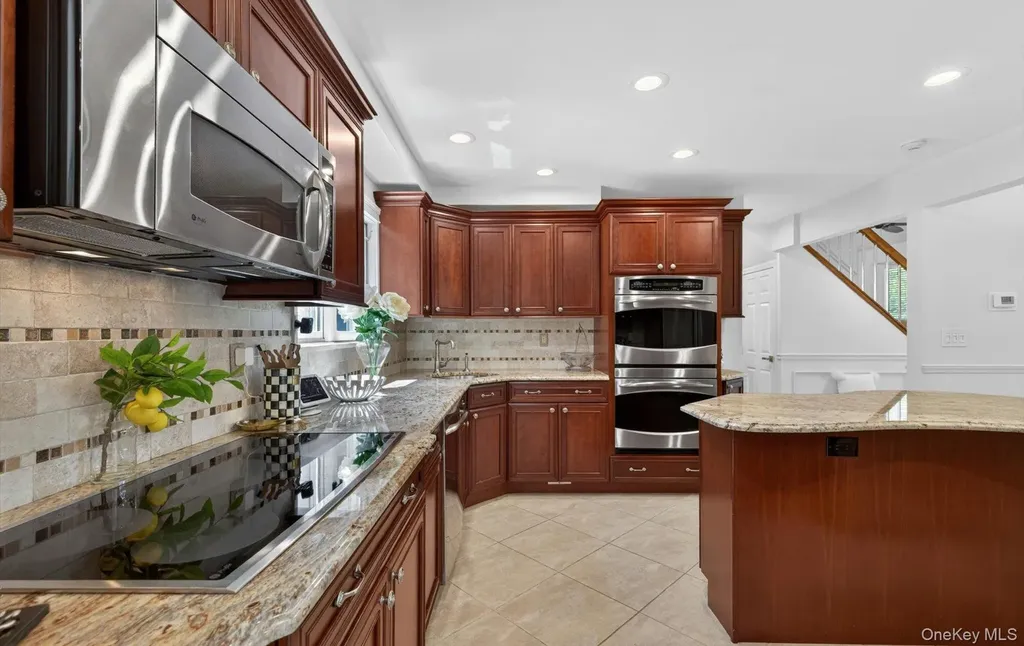 10 Wentworth Drive Dix Hills NY 11746