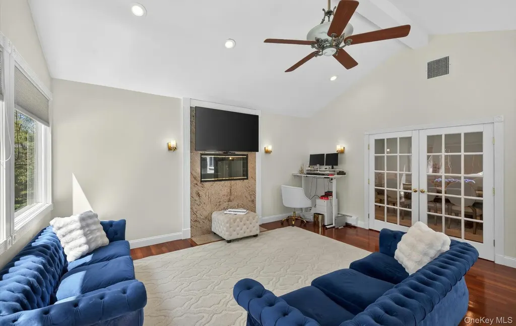 10 Wentworth Drive Dix Hills NY 11746