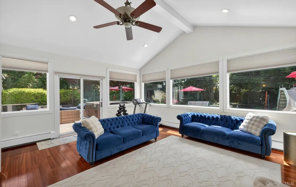 10 Wentworth Drive Dix Hills NY 11746