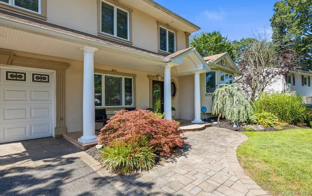 10 Wentworth Drive Dix Hills NY 11746