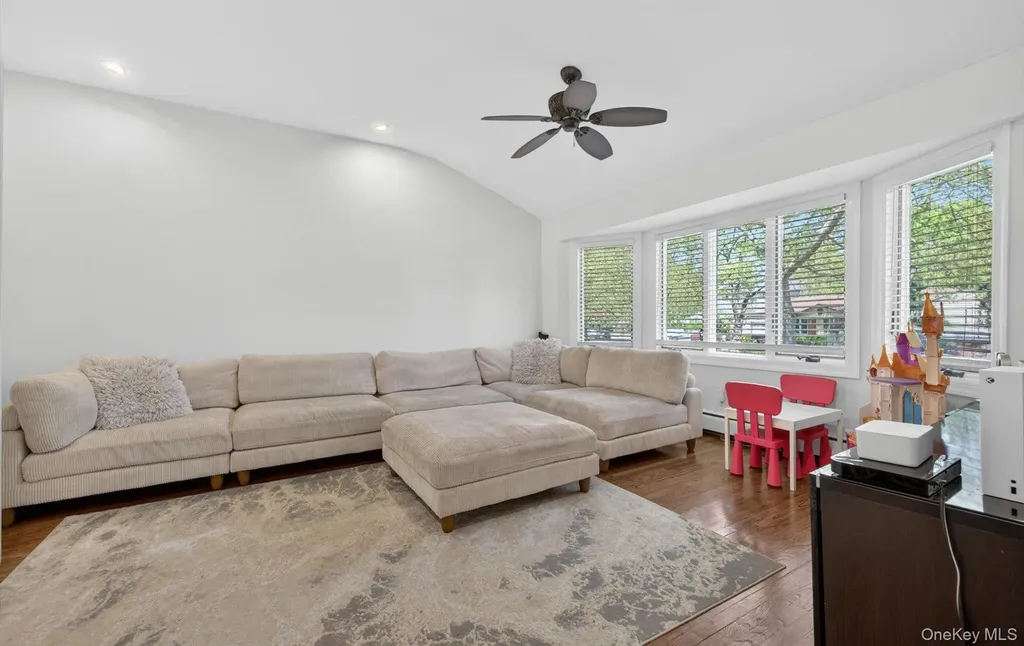 10 Wentworth Drive Dix Hills NY 11746