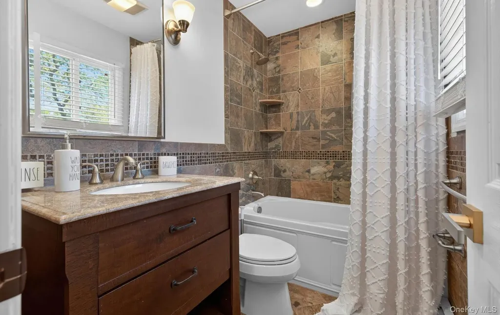 10 Wentworth Drive Dix Hills NY 11746