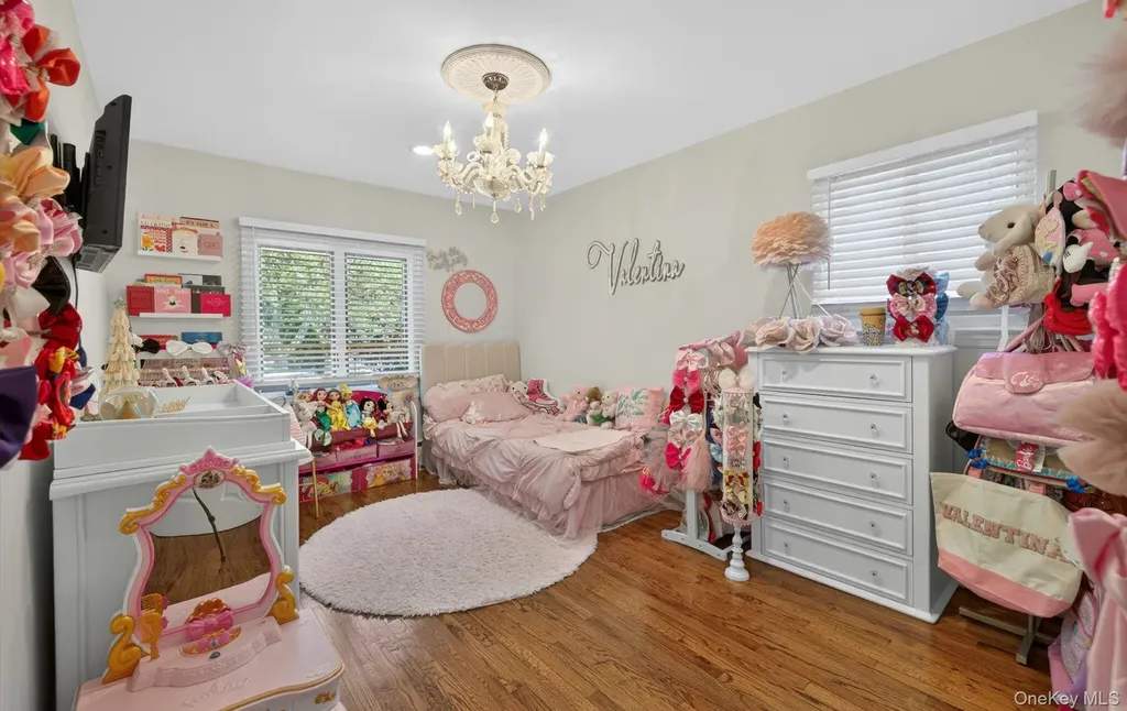 10 Wentworth Drive Dix Hills NY 11746