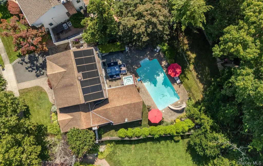 10 Wentworth Drive Dix Hills NY 11746