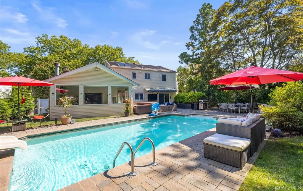 10 Wentworth Drive Dix Hills NY 11746