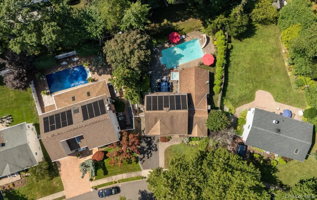 10 Wentworth Drive Dix Hills NY 11746