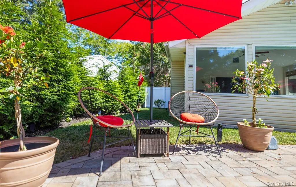 10 Wentworth Drive Dix Hills NY 11746