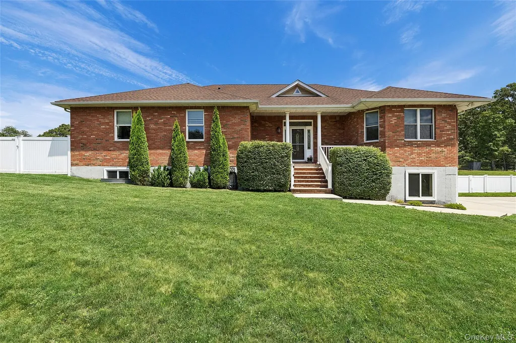 52 Mastro Road Calverton NY 11933