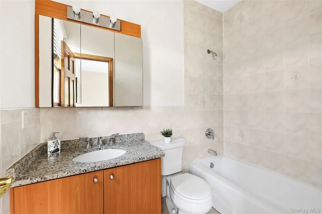 52 Mastro Road Calverton NY 11933