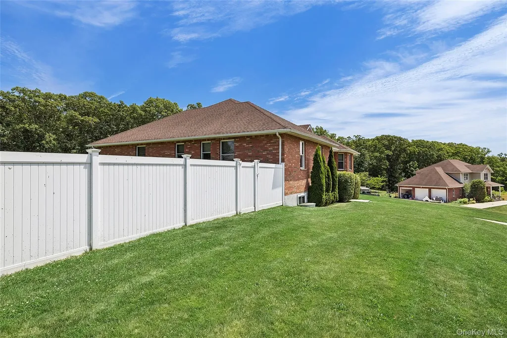 52 Mastro Road Calverton NY 11933