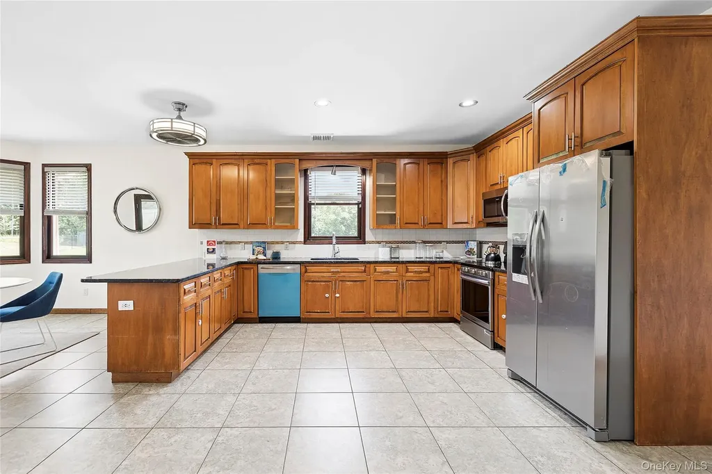 52 Mastro Road Calverton NY 11933