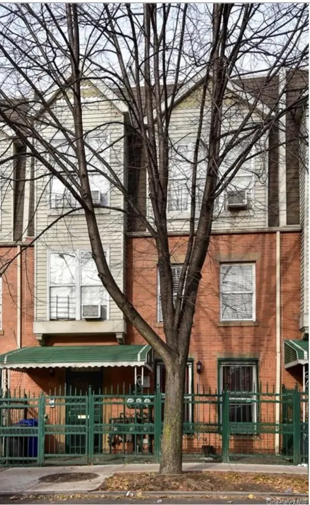 673 E 165th Street Bronx NY 10456