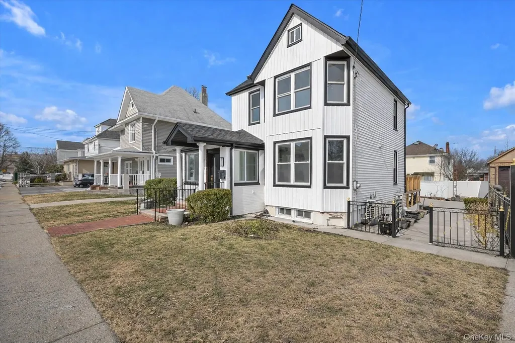 154-25 13th Avenue Whitestone NY 11357