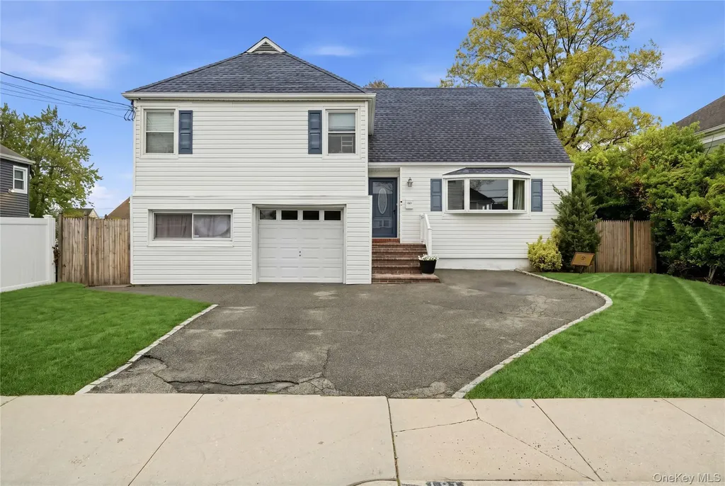 181 Branch Avenue Freeport NY 11520