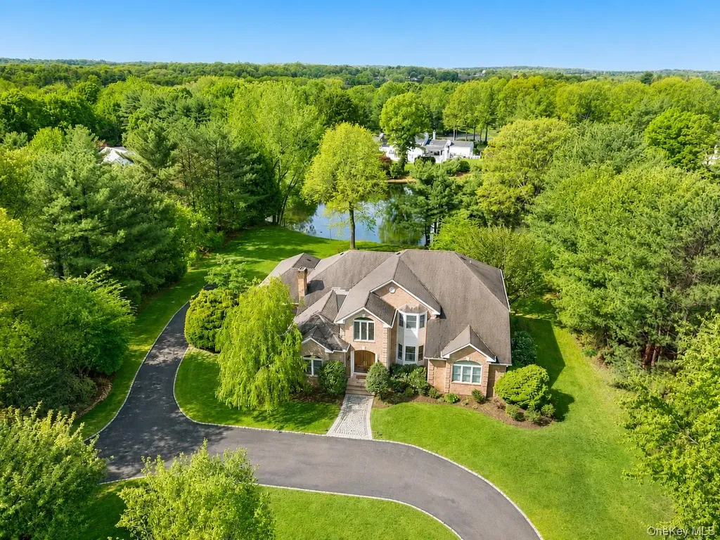 23 Overbrook Lane Upper Brookville NY 11545