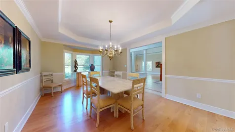 23 Overbrook Lane Upper Brookville NY 11545