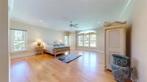 23 Overbrook Lane Upper Brookville NY 11545