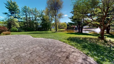 23 Overbrook Lane Upper Brookville NY 11545