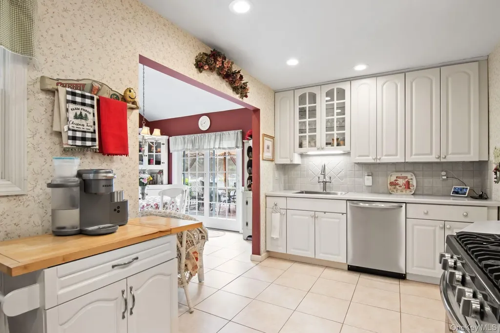168 Harmony Drive Massapequa Park NY 11762