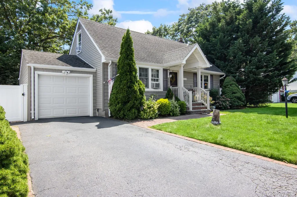 168 Harmony Drive Massapequa Park NY 11762