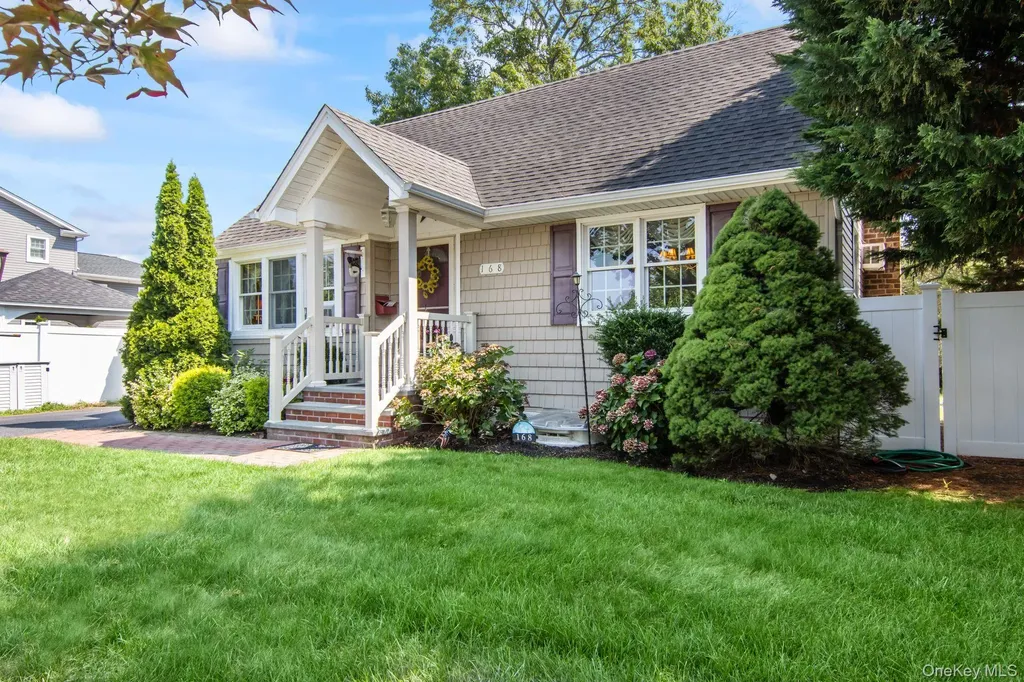 168 Harmony Drive Massapequa Park NY 11762