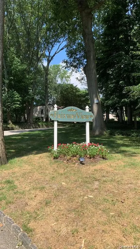 40 Cedar Lane N Glen Head NY 11545