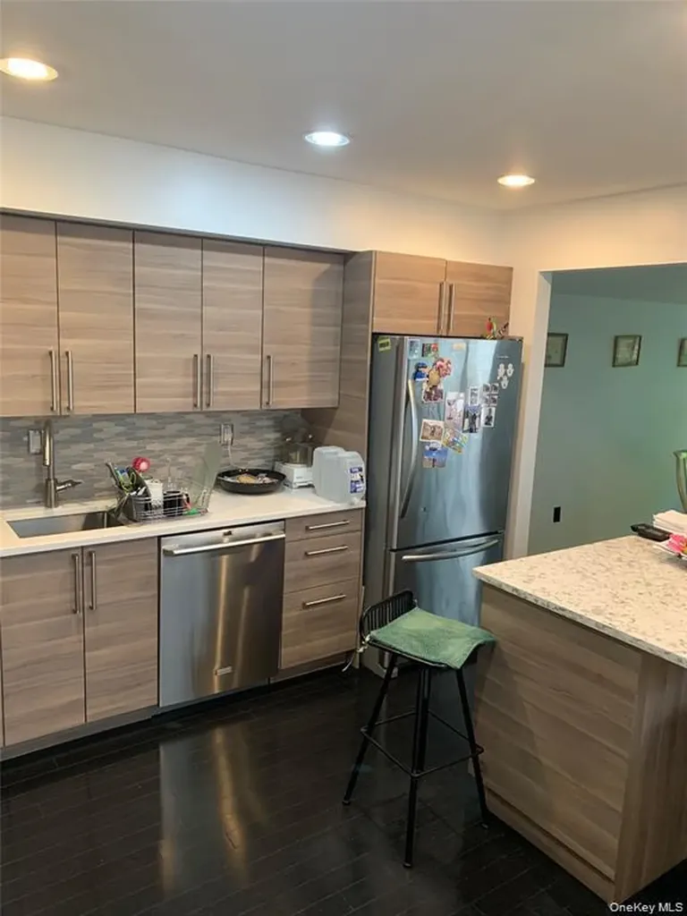 40 Cedar Lane N Glen Head NY 11545